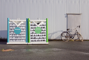 Bremen - Waterkant - Glasabfall-Container