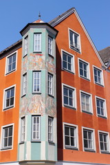 Fototapeta na wymiar Landsberg am Lech, Giebelhaus mit Erker