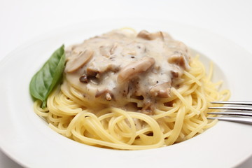 きのこクリームソースのパスタ