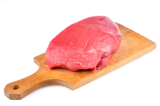 Viande de boeuf sur une planche &agrave; d&eacute;couper