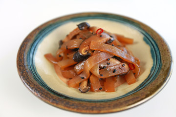 沖縄伝統料理のコンニャクのキンピラ