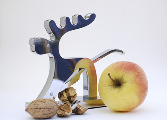 Nüsse und Apfel