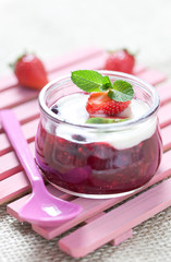 Fruchtdessert