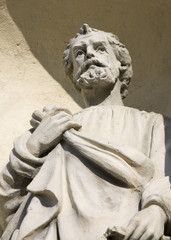 statua di un apostolo