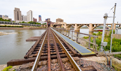 Obraz premium Railroad Tracks in Saint Paul