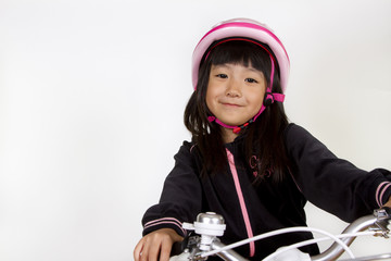 自転車に乗る女の子