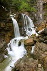 Fototapeta na wymiar Alpejski wodospad