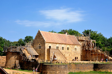 Guédelon vue sur la construction du château