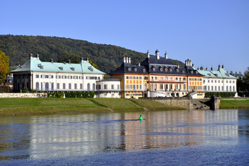 Fototapeta na wymiar Pillnitz - Woda Palace