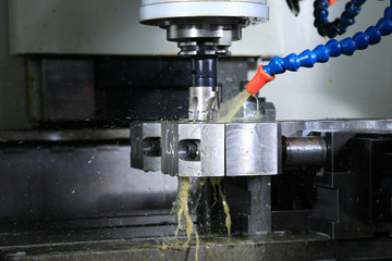 Operation of shaping metal piece machine