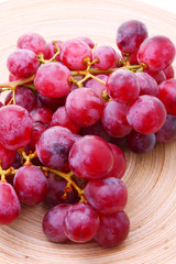 Image of red grape bunch in plate