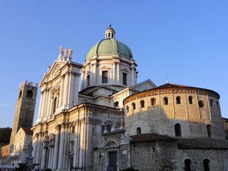 Fototapeta na wymiar Brescia - Italie - New Cathedral
