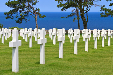American War Cemetery near Omaha Beach, Normandy (Colleville-sur - obrazy, fototapety, plakaty