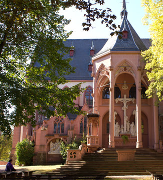 Neugotische Rochuskapelle bei Bingen (Rheinland-Pfalz)