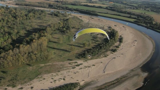 La Loire vu du ciel en ULM paramoteur
