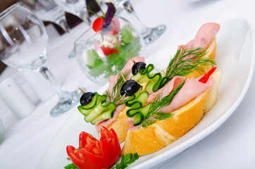 Sandwiches served in the plate