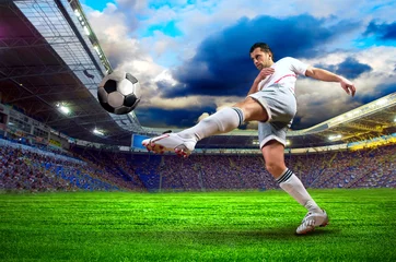 Keuken foto achterwand Voetbal Voetballer op veld van stadion