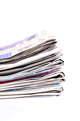 ein Stapel Zeitungen