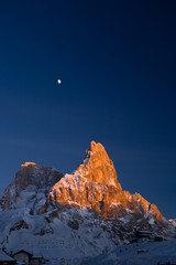 Monte Cimon Della Pala al tramonto e Luna, Dolomiti