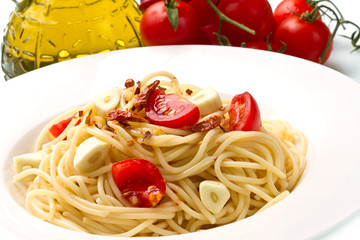 pasta garlic olive oil and red chili pepper