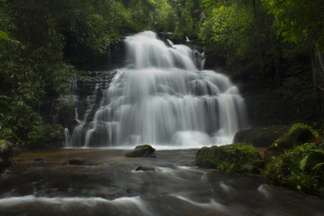 Fototapeta na wymiar Mundaeng Waterfall, Thailand