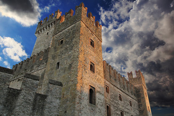 Fototapeta na wymiar Zamek w Sirmione