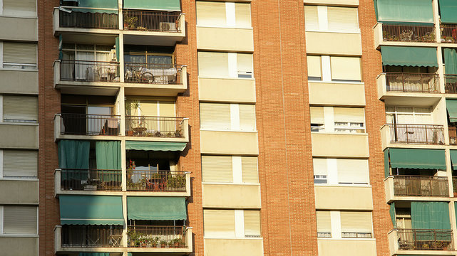 Ventanas y balcones