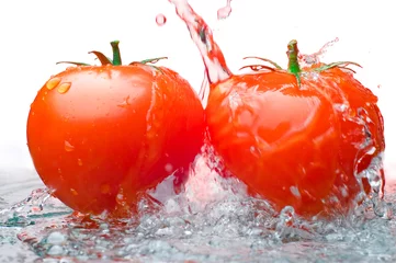  Twee tomaten en water © Hyrma