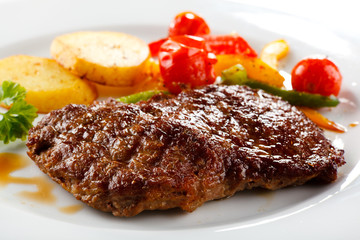 Grilled meat and vegetables