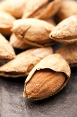 Sweet almonds with kernel