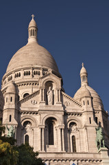 Fototapeta na wymiar Bazylika Sacre Coeur - Montmartre, Paryż