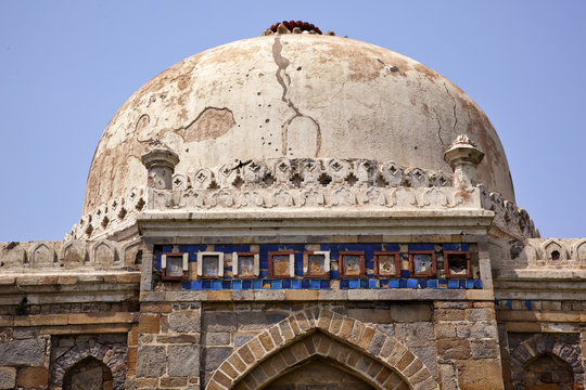 Ancient Dome Sheesh Shish Gumbad Tomb Lodi Gardens New Delhi Ind