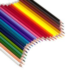 crayons de couleurs arc en ciel