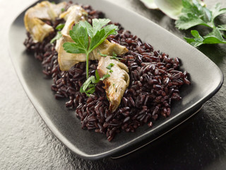 risotto with black rice and artichoke