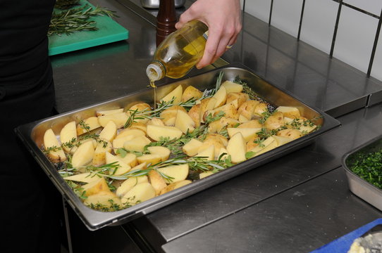 der Koch bei der Abeit