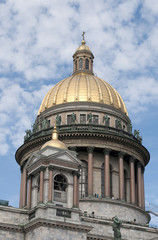 Fototapeta na wymiar Kopuła katedry św Izaaka. Petersburg