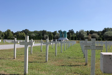 Vukovar - Kreuze am Friedhof