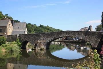 Fototapeta premium vieux pont en pierre de Dinan