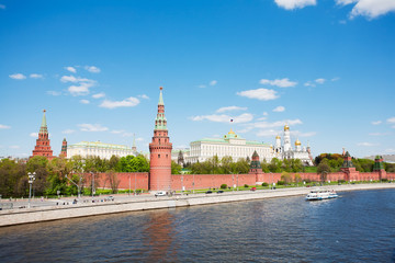 Fototapeta premium Russia, Moscow, type to the Moscow Kremlin and the river