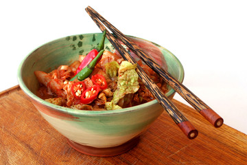 Kimchi mit Stäbchen