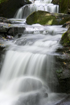 Waterfall in the Lumsdale valley, England © Steeve ROCHE