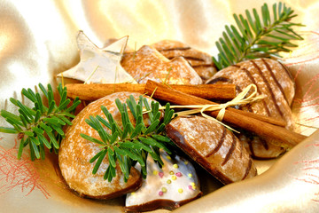 aromatyczne pierniczki na boże narodzenie © Kamila Cyganek