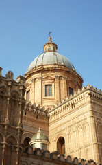 Fototapeta na wymiar Cathedral of Vergine Maria Santissima Assunta in cielo, Palermo