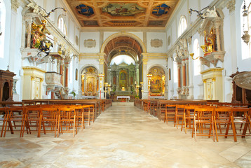 Fototapeta na wymiar Wnętrze kościoła St George, Piran