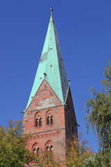 Fototapeta premium St. Aegidienkirche in der Altstadt von Lübeck