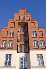 Fototapeta na wymiar altes Giebelhaus in Lübeck