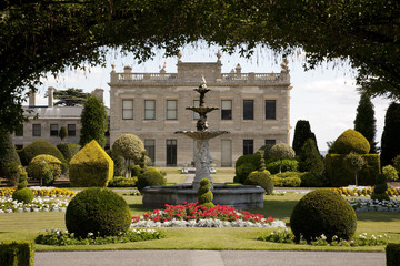 English Victorian House & Gardens