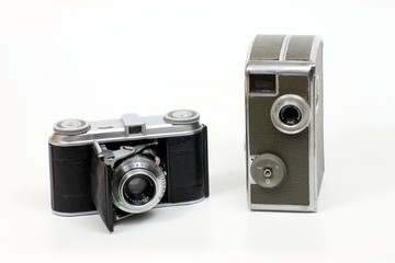 zwei alte Kamreas aus den 50ern freigestellt