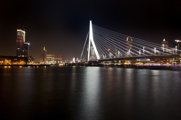 Fototapeta na wymiar Erasmus Bridge at night