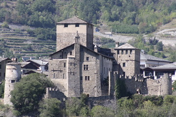 Fototapeta na wymiar Sarriod de la Tour Castle (Dolina Aosty, Włochy)